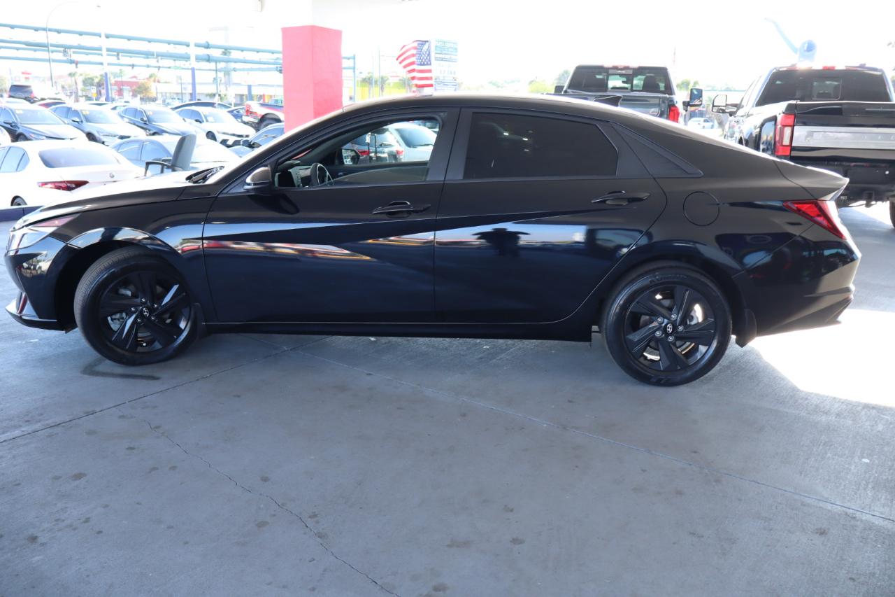 Hyundai Elantra SEL IVT 2023