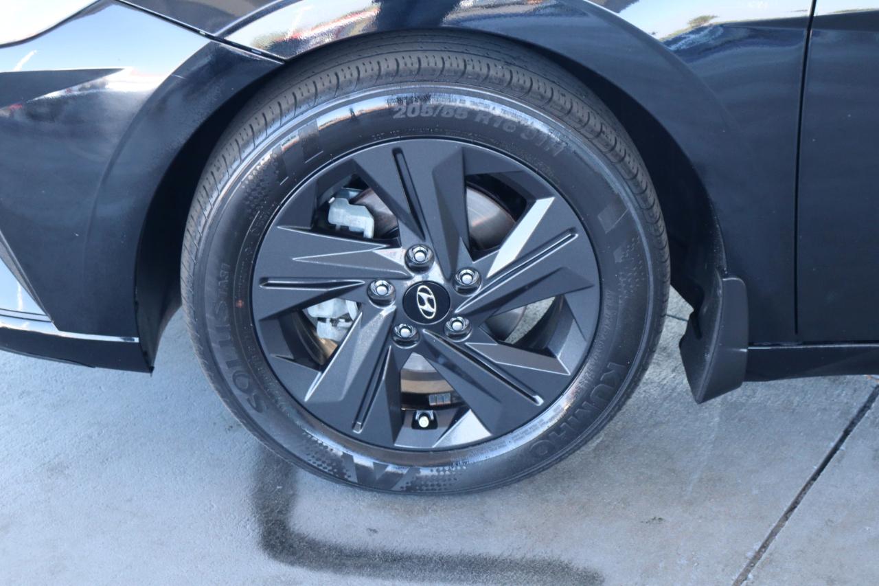 Hyundai Elantra SEL IVT 2023