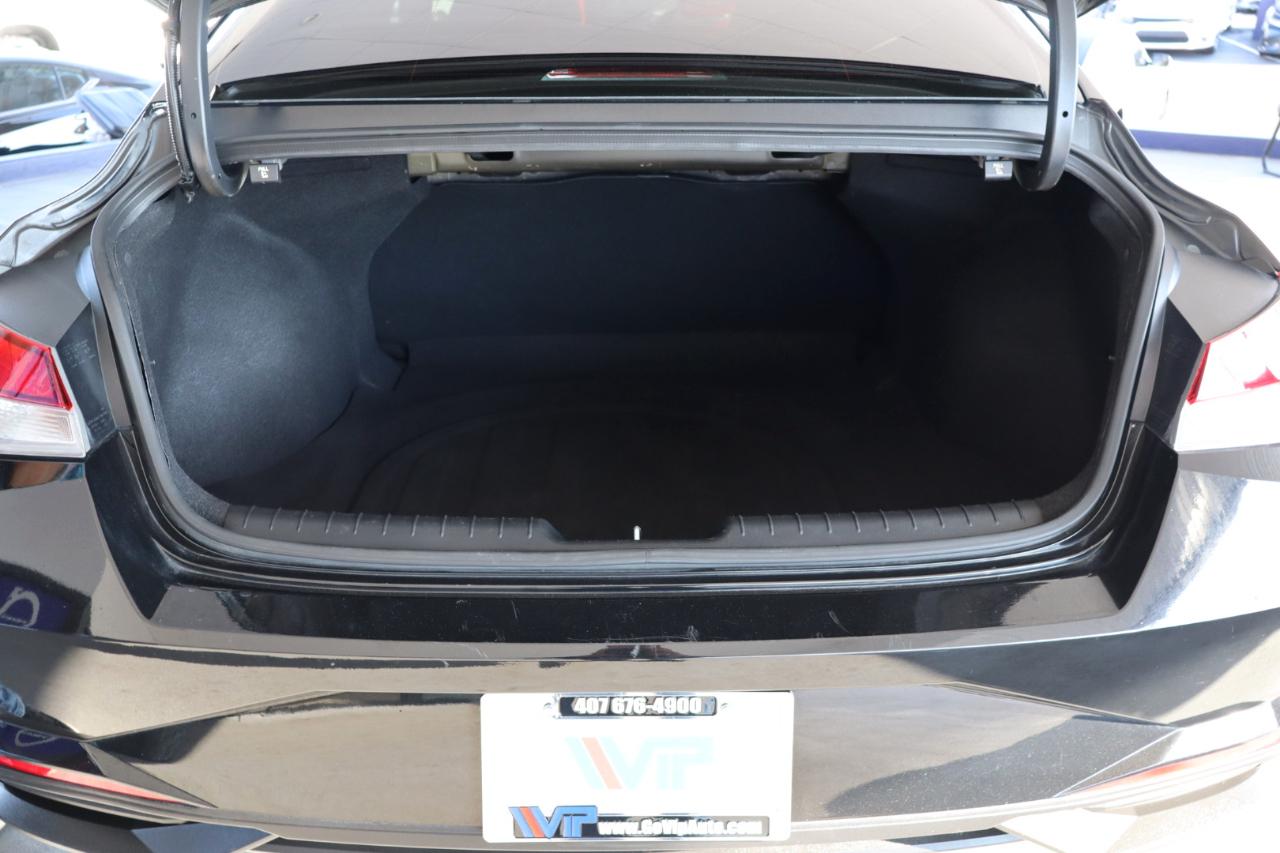 Hyundai Elantra SEL IVT 2023