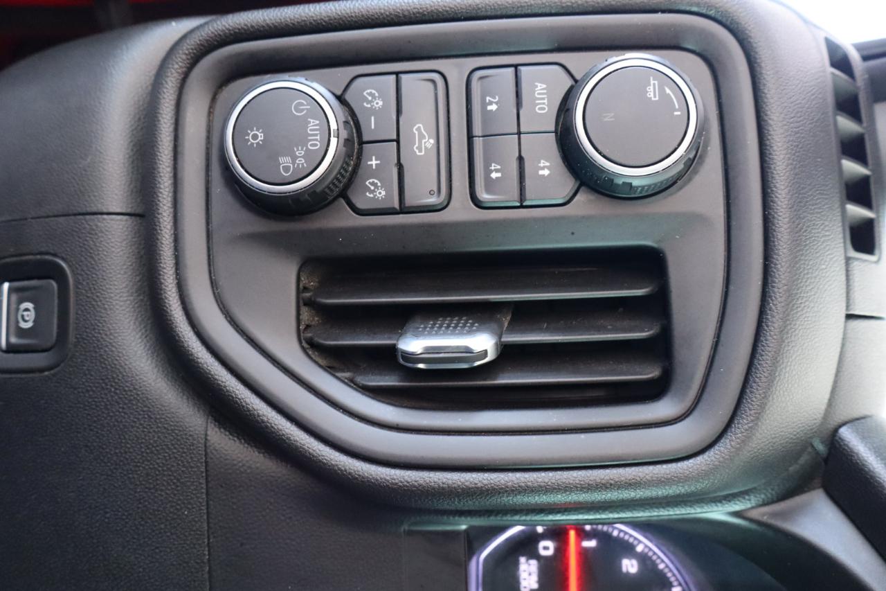 Chevrolet Silverado 1500 4WD Crew Cab 147" Custom Trail Boss 2019