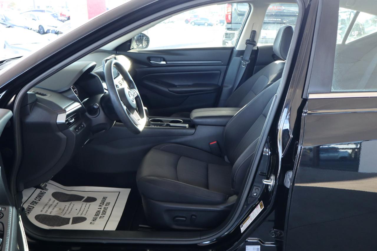 Nissan Altima 2.5 SV Sedan 2024