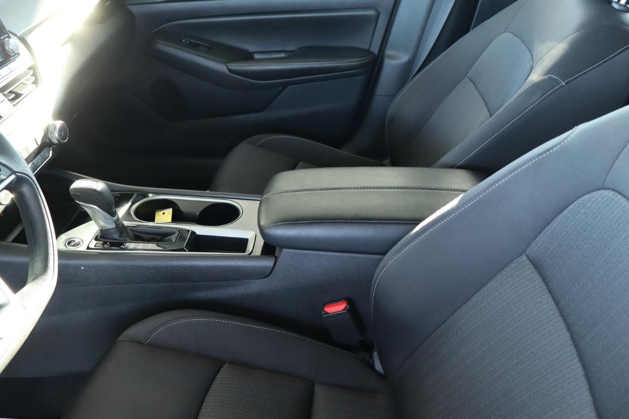 Nissan Altima 2.5 SV Sedan 2024