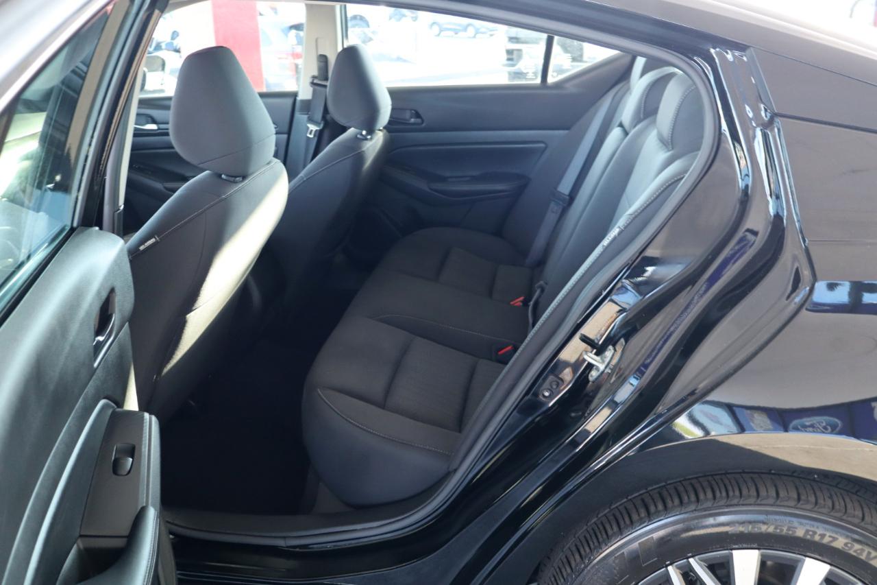 Nissan Altima 2.5 SV Sedan 2024