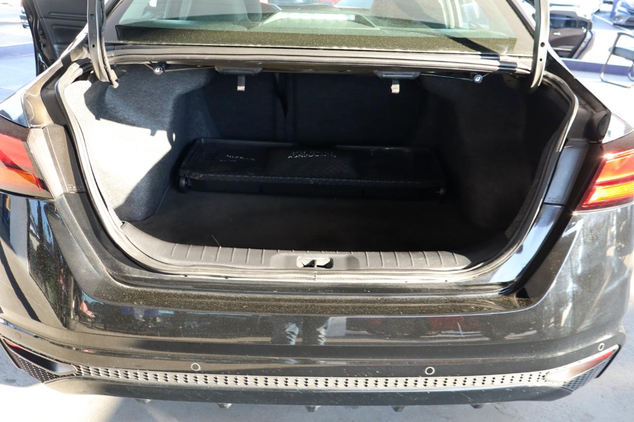 Nissan Altima 2.5 SV Sedan 2024