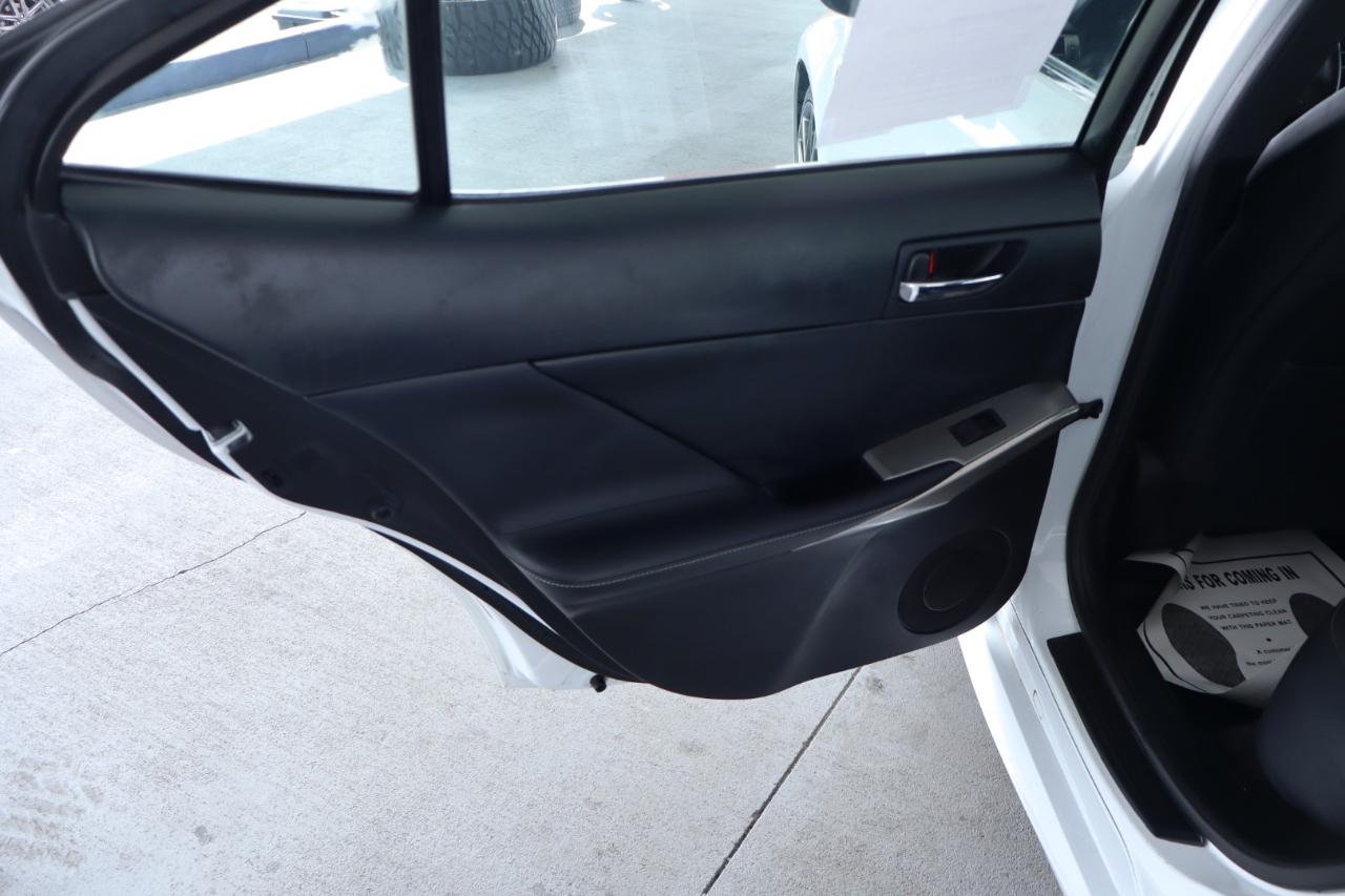 Lexus IS 250 4dr Sport Sdn RWD 2015