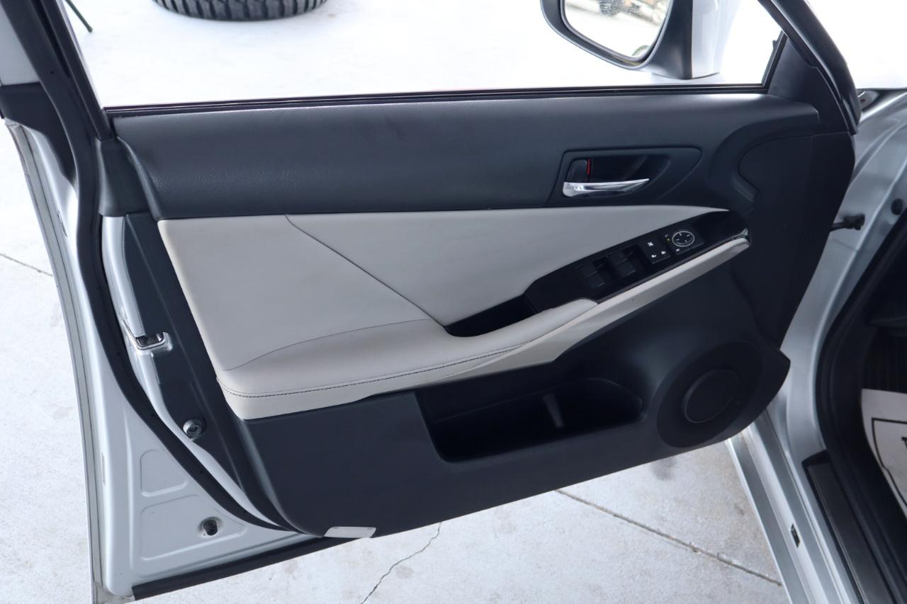 Lexus IS 250 4dr Sport Sdn AWD 2015