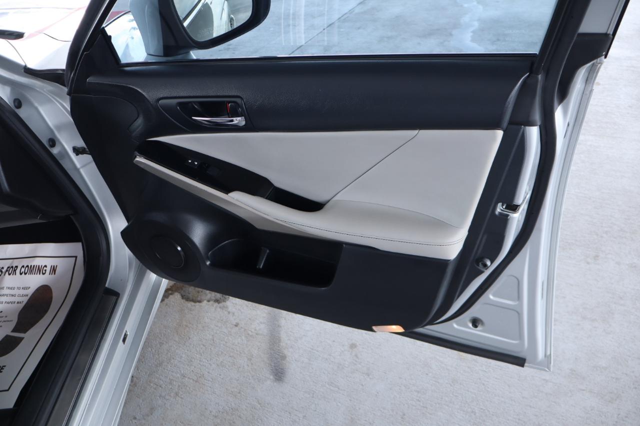 Lexus IS 250 4dr Sport Sdn AWD 2015