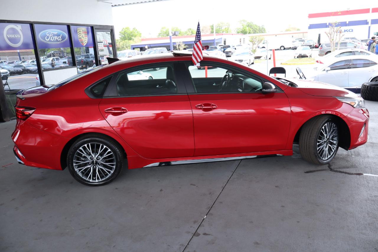 Kia Forte GT-Line IVT 2024