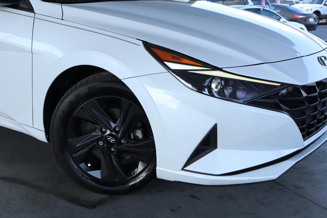 Hyundai Elantra SEL IVT *Ltd Avail* 2021