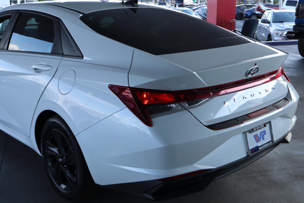 Hyundai Elantra SEL IVT *Ltd Avail* 2021