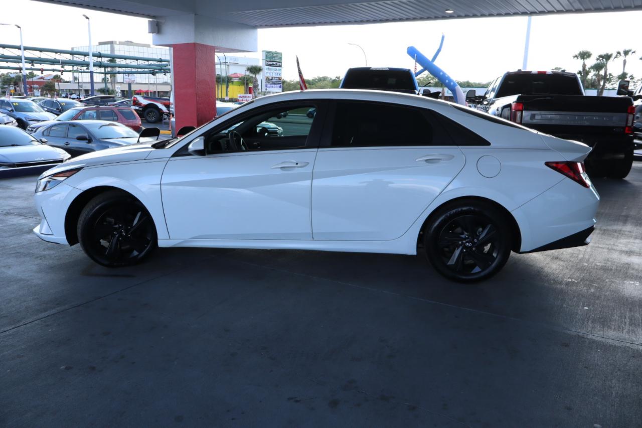 Hyundai Elantra SEL IVT *Ltd Avail* 2021