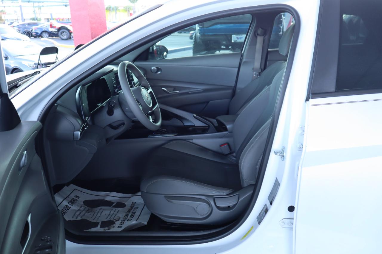 Hyundai Elantra SEL IVT *Ltd Avail* 2021