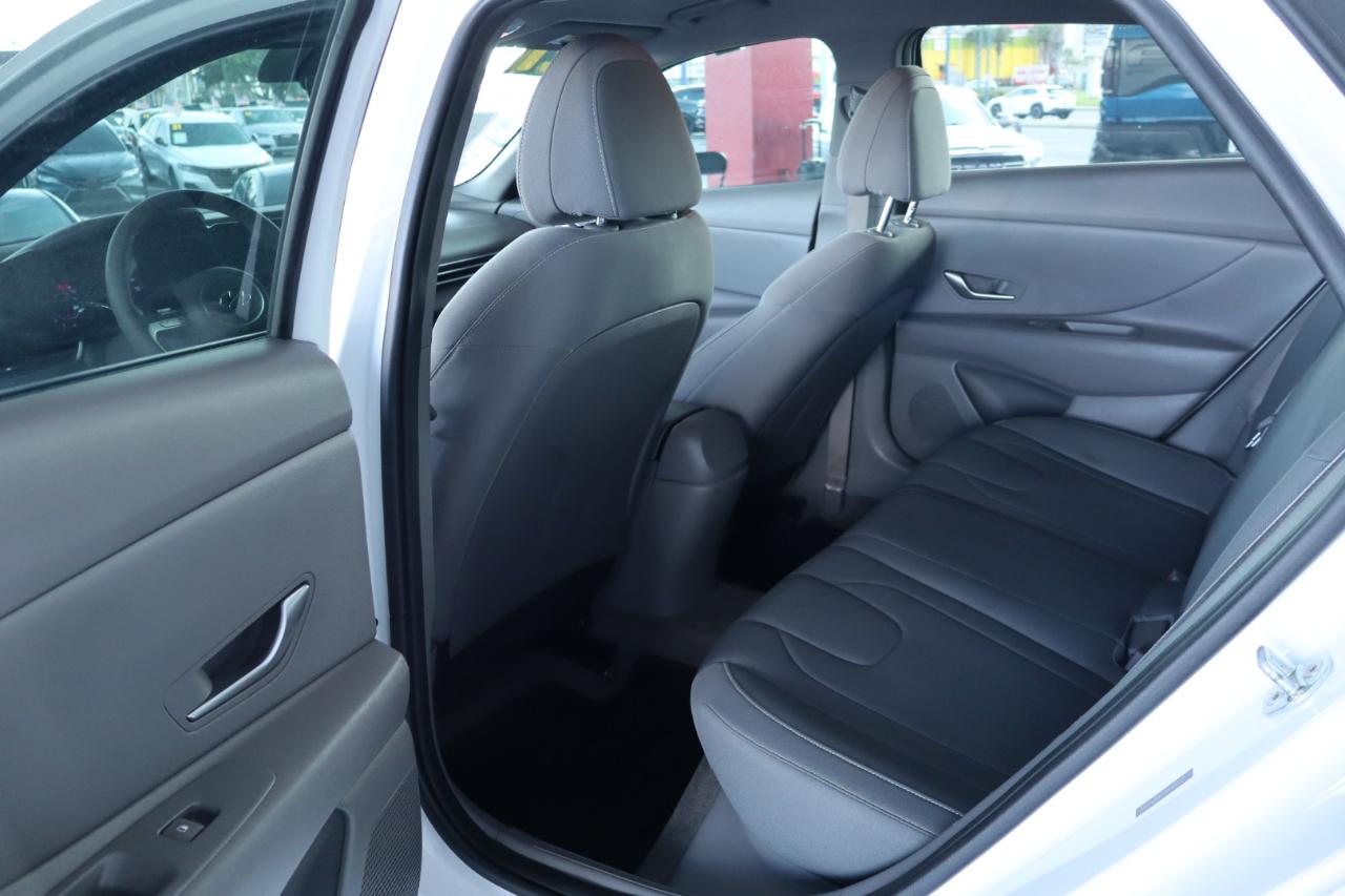 Hyundai Elantra SEL IVT *Ltd Avail* 2021