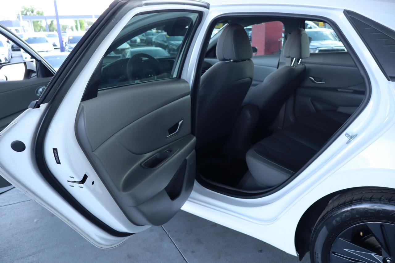 Hyundai Elantra SEL IVT *Ltd Avail* 2021