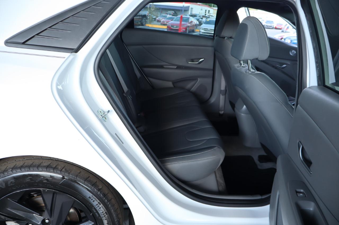 Hyundai Elantra SEL IVT *Ltd Avail* 2021