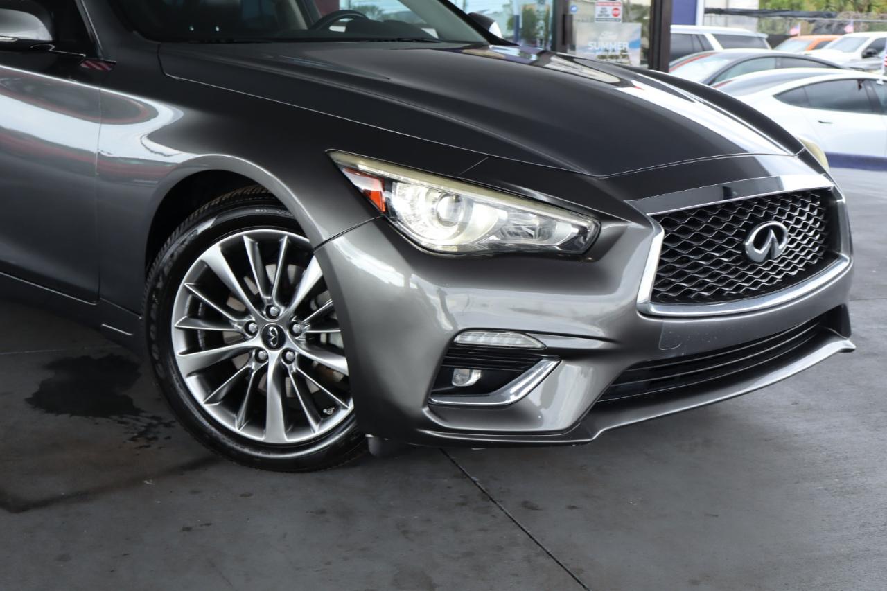 Infiniti Q50 3.0t LUXE RWD 2018