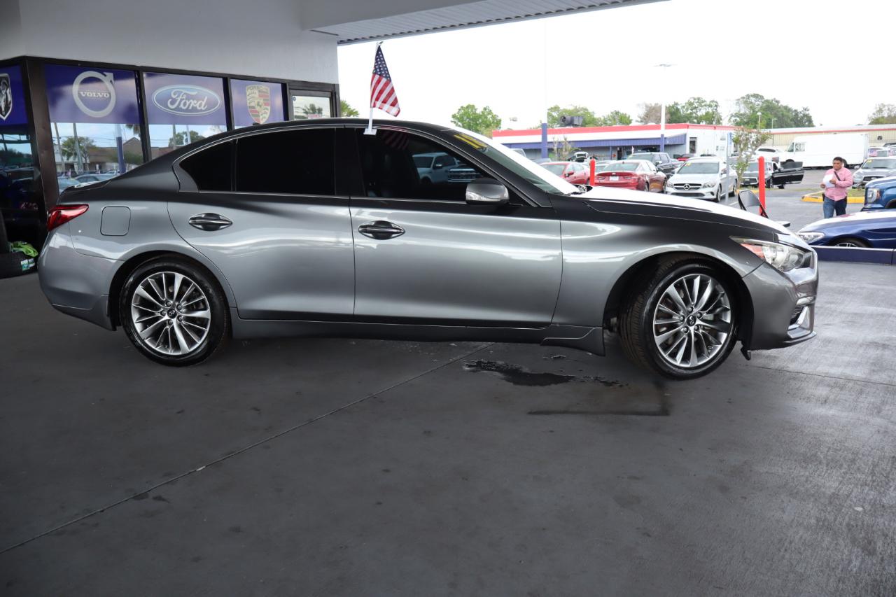 Infiniti Q50 3.0t LUXE RWD 2018