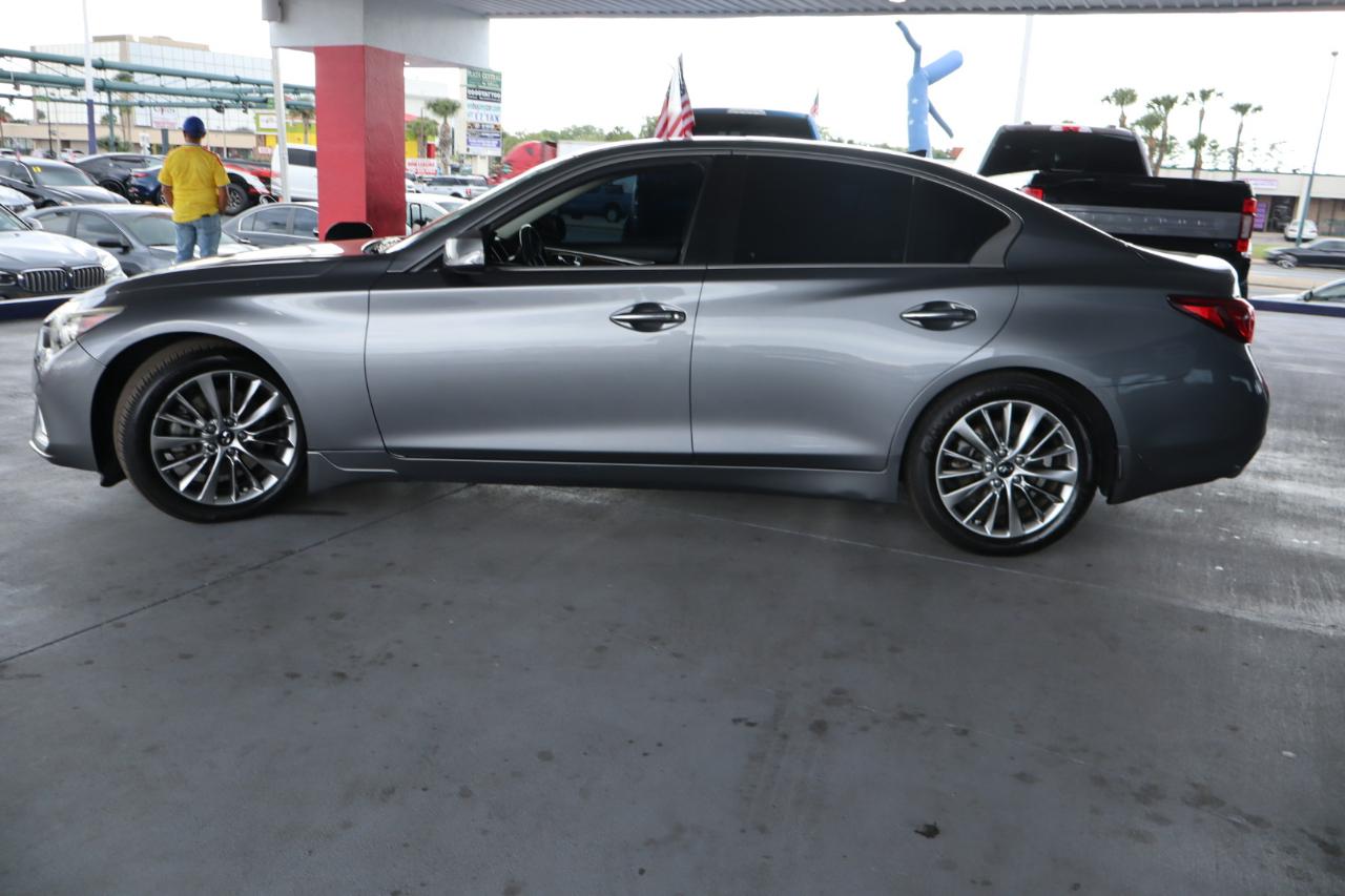 Infiniti Q50 3.0t LUXE RWD 2018