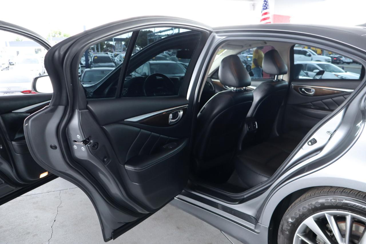 Infiniti Q50 3.0t LUXE RWD 2018