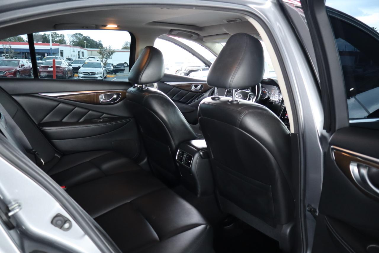 Infiniti Q50 3.0t LUXE RWD 2018