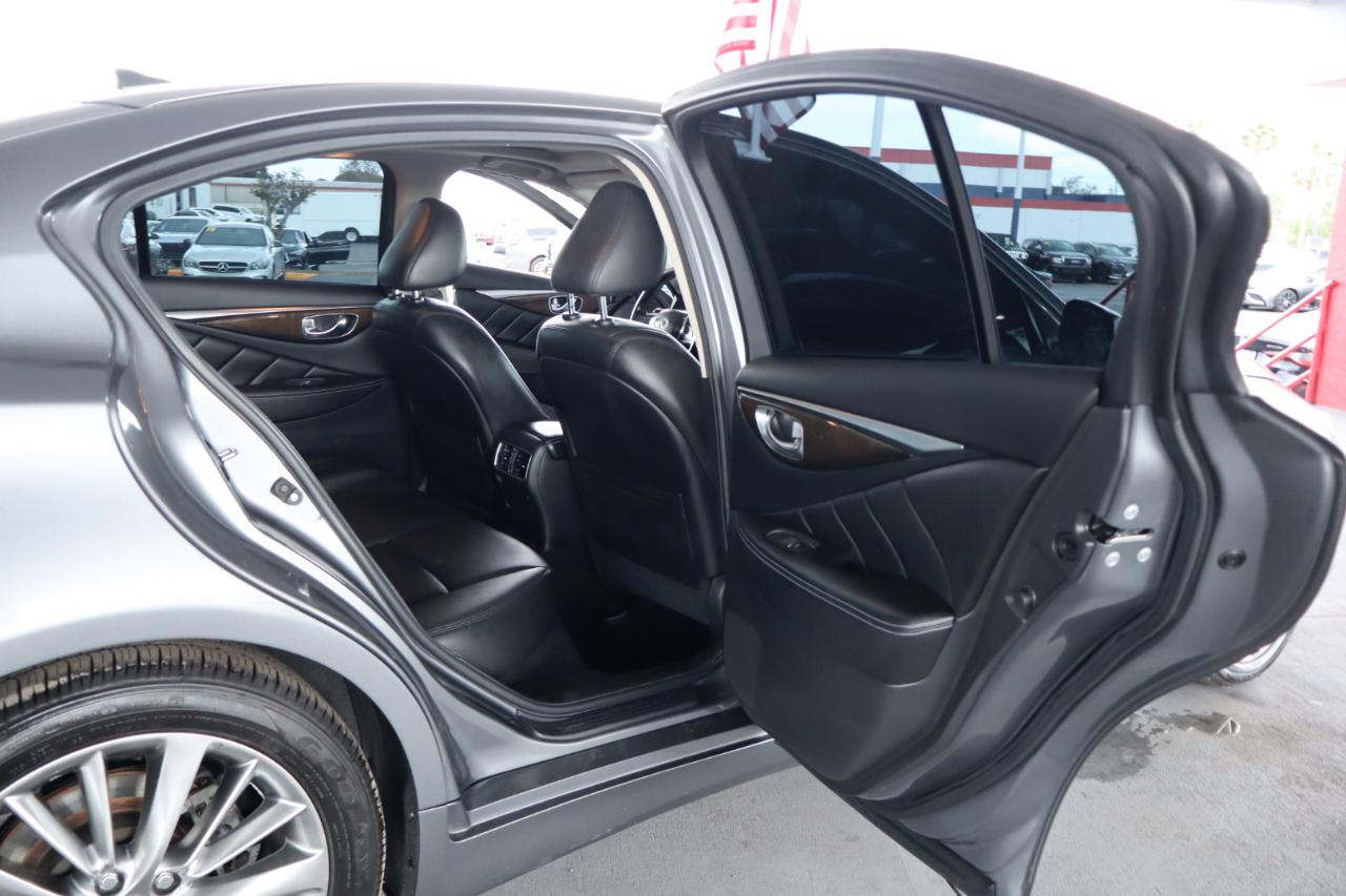 Infiniti Q50 3.0t LUXE RWD 2018