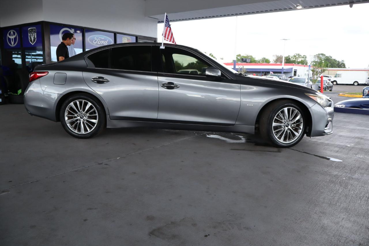 Infiniti Q50 3.0t LUXE RWD 2018