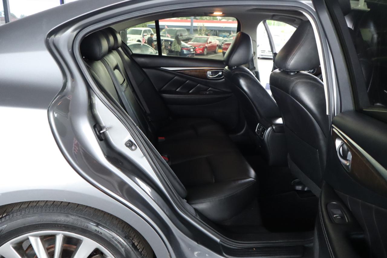 Infiniti Q50 3.0t LUXE RWD 2018