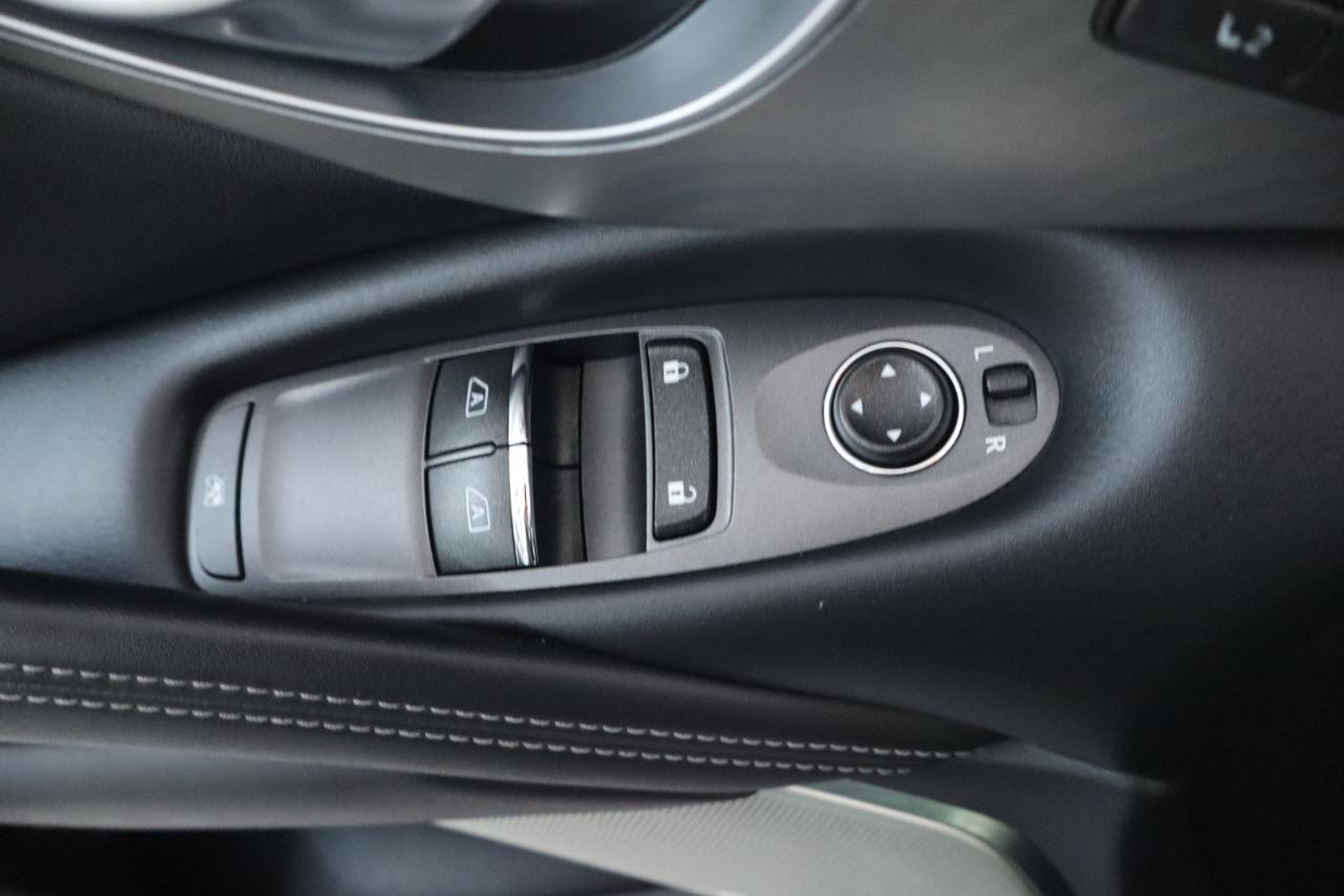 Infiniti Q60 3.0t LUXE AWD 2019