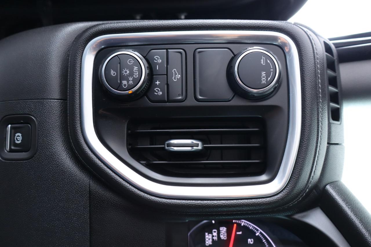 Chevrolet Silverado 1500 2WD Crew Cab 147" LT 2020