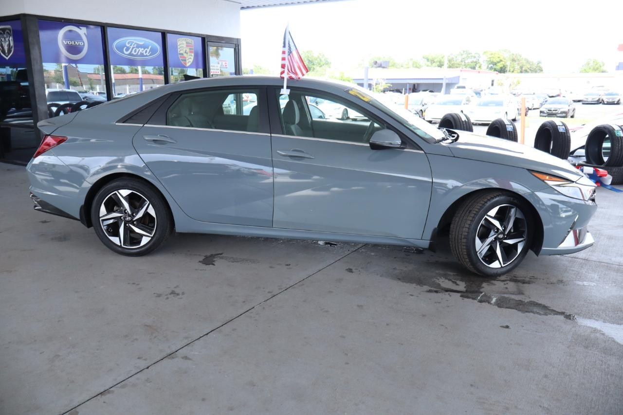 Hyundai Elantra SEL IVT 2022