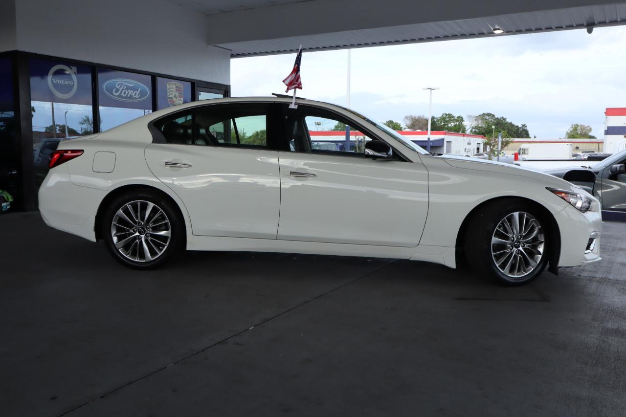 Infiniti Q50 3.0t LUXE AWD 2021