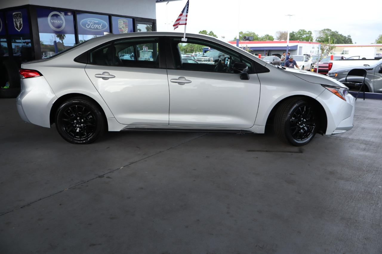 Toyota Corolla LE CVT (Natl) 2022