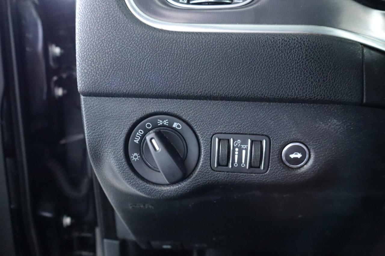 Dodge Charger SXT RWD 2019