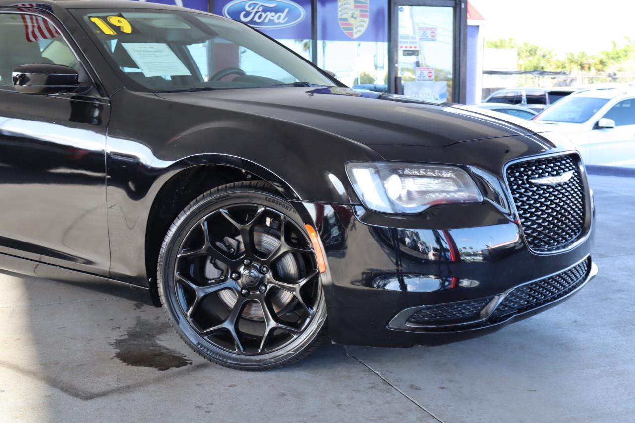 Chrysler 300 Touring RWD 2019