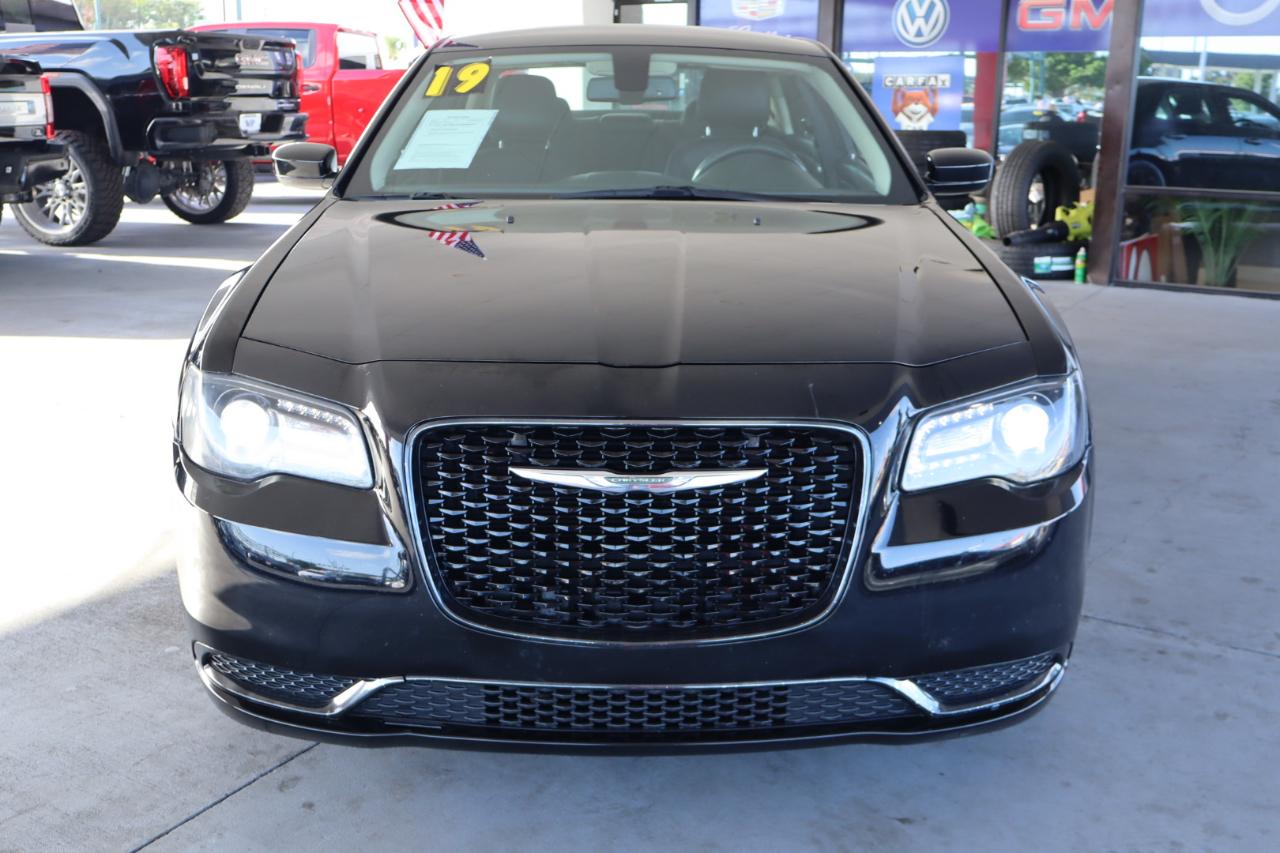 Chrysler 300 Touring RWD 2019