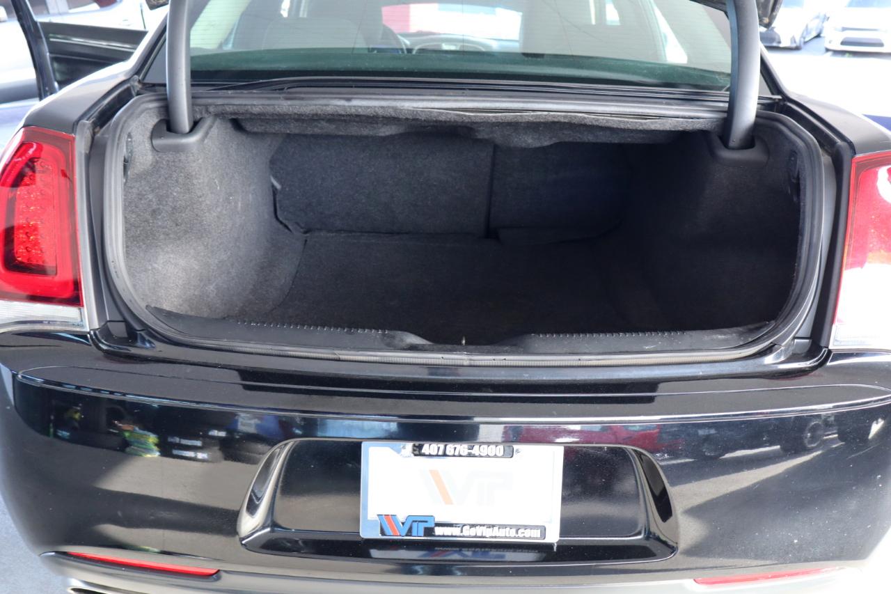 Chrysler 300 Touring RWD 2019