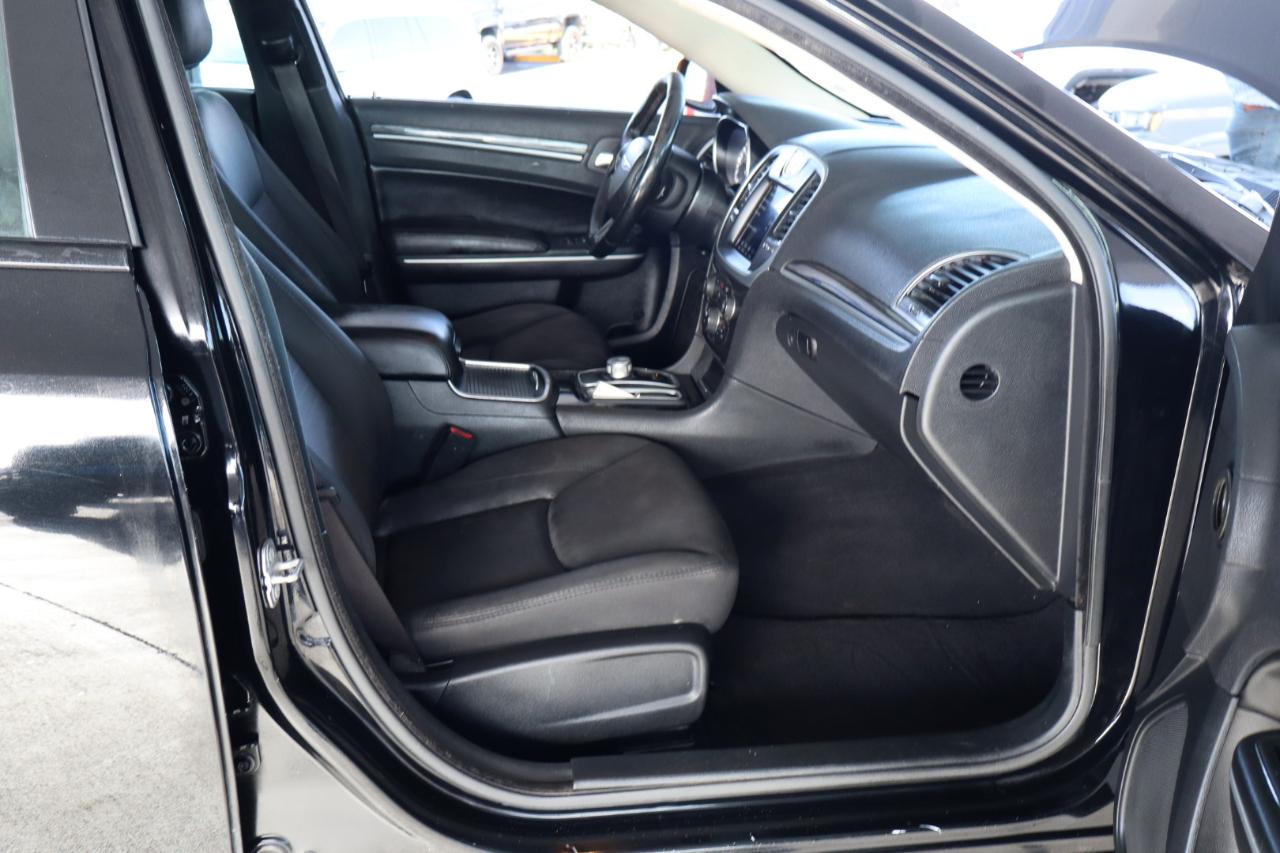 Chrysler 300 Touring RWD 2019