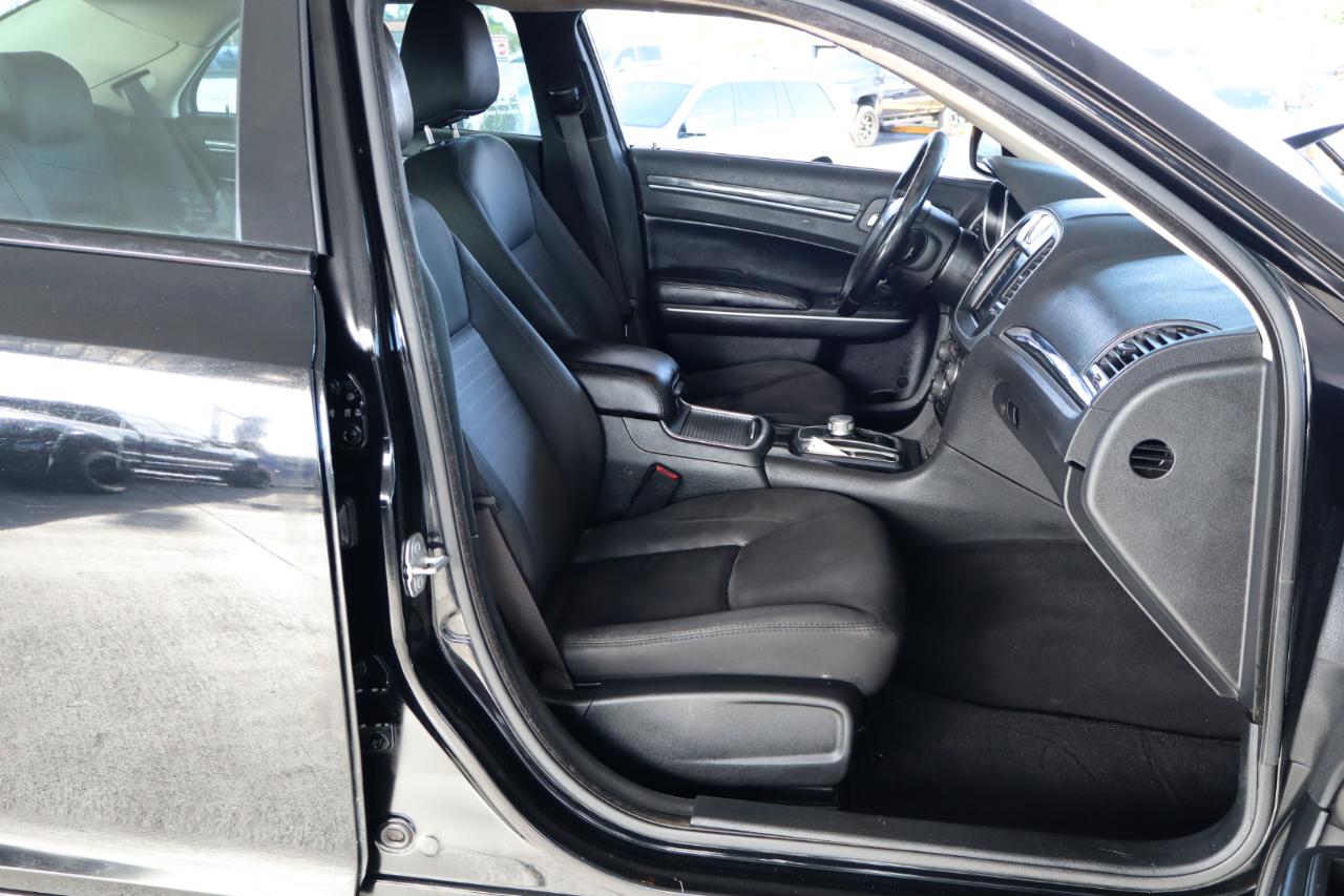 Chrysler 300 Touring RWD 2019