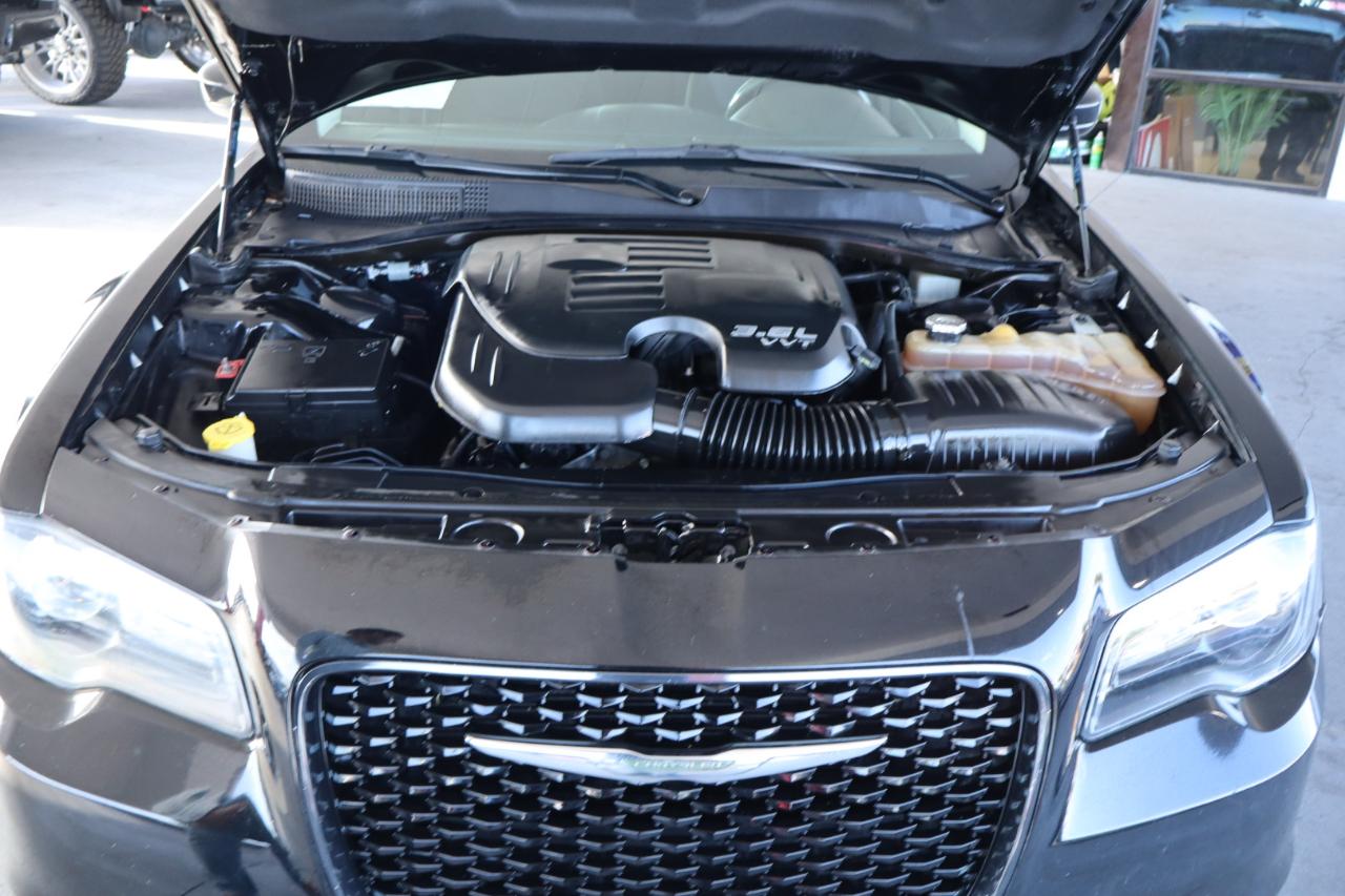 Chrysler 300 Touring RWD 2019