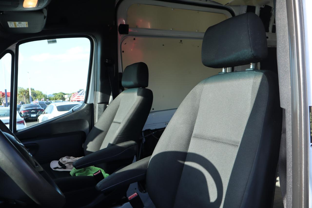 Mercedes-Benz Sprinter Van 2500 High Roof V6 170" RWD 2020