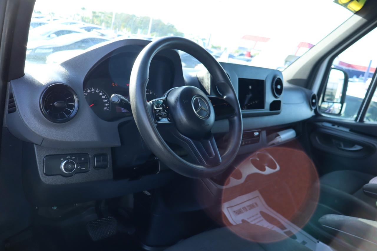 Mercedes-Benz Sprinter Van 2500 High Roof V6 170" RWD 2020