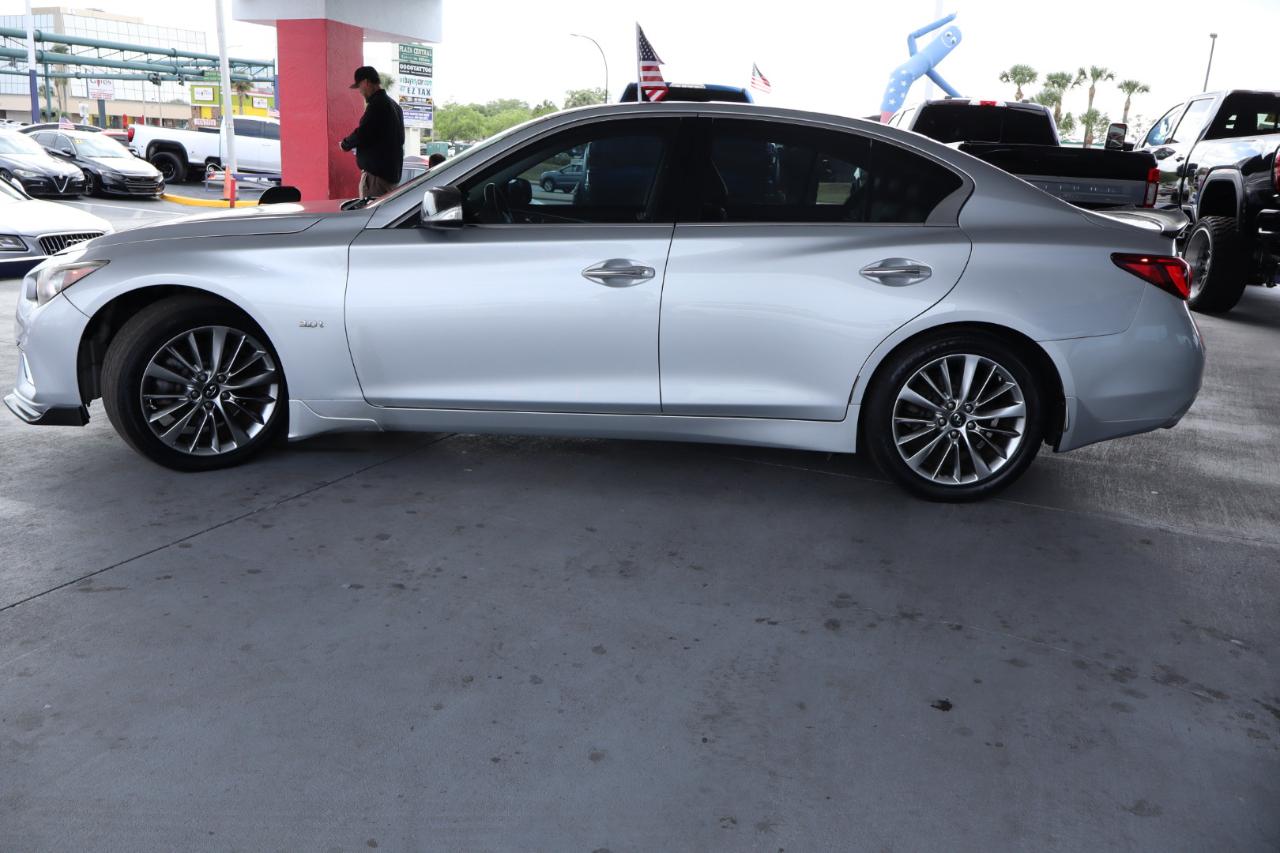 Infiniti Q50 3.0t LUXE RWD 2018