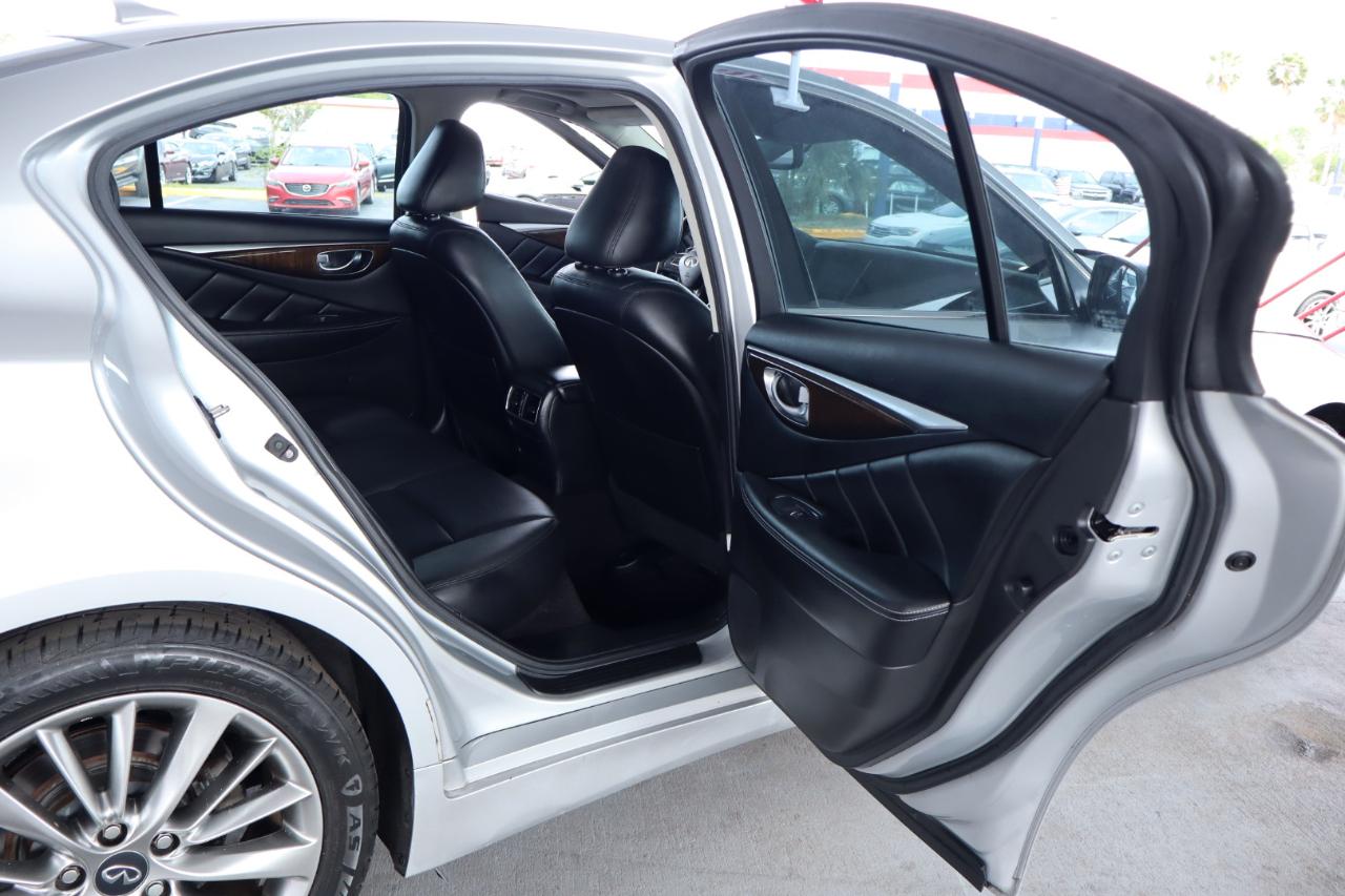 Infiniti Q50 3.0t LUXE RWD 2018