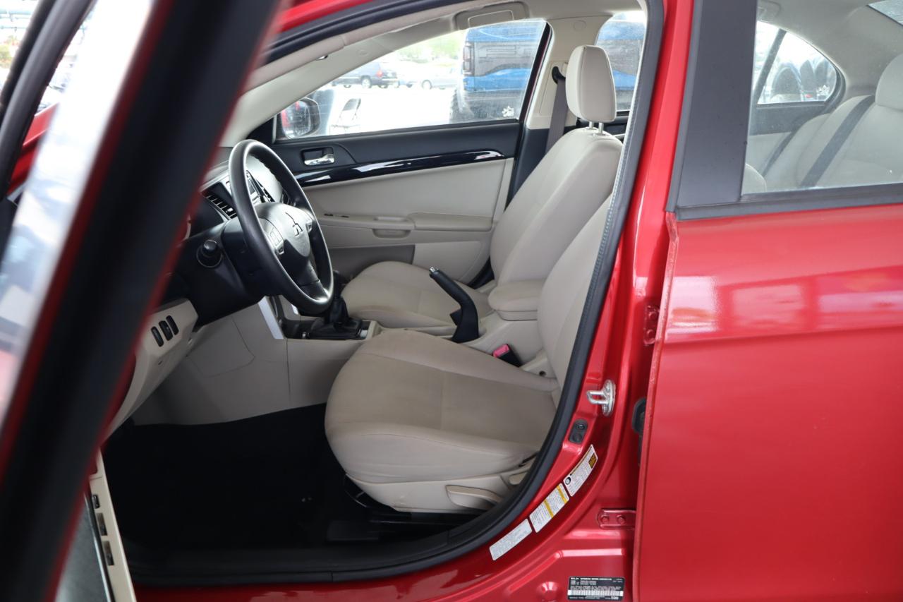 Mitsubishi Lancer 4dr Sdn Man ES FWD 2016