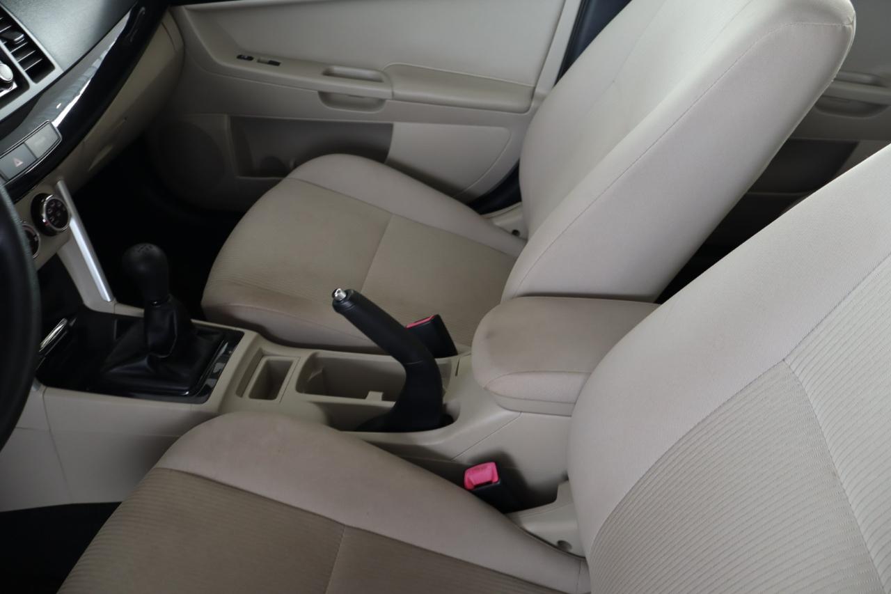 Mitsubishi Lancer 4dr Sdn Man ES FWD 2016
