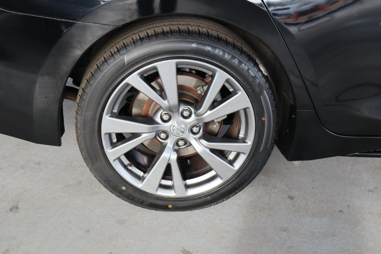 Nissan Maxima SV 3.5L *Ltd Avail* 2017