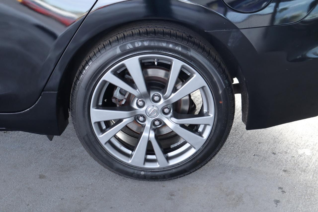 Nissan Maxima SV 3.5L *Ltd Avail* 2017