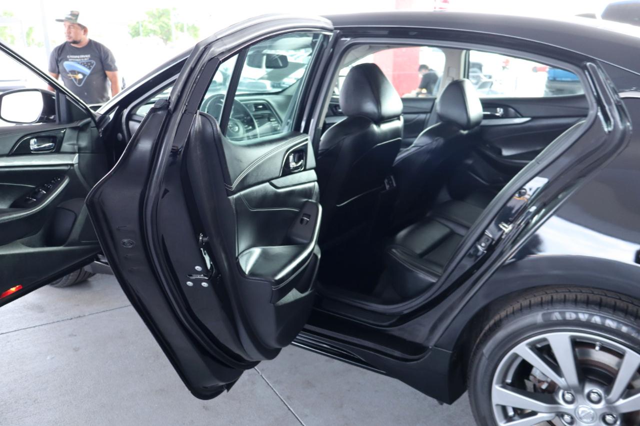 Nissan Maxima SV 3.5L *Ltd Avail* 2017