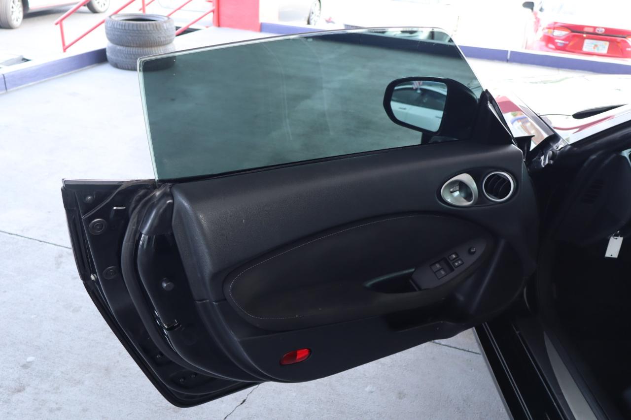 Nissan 370Z Coupe Sport Manual 2017