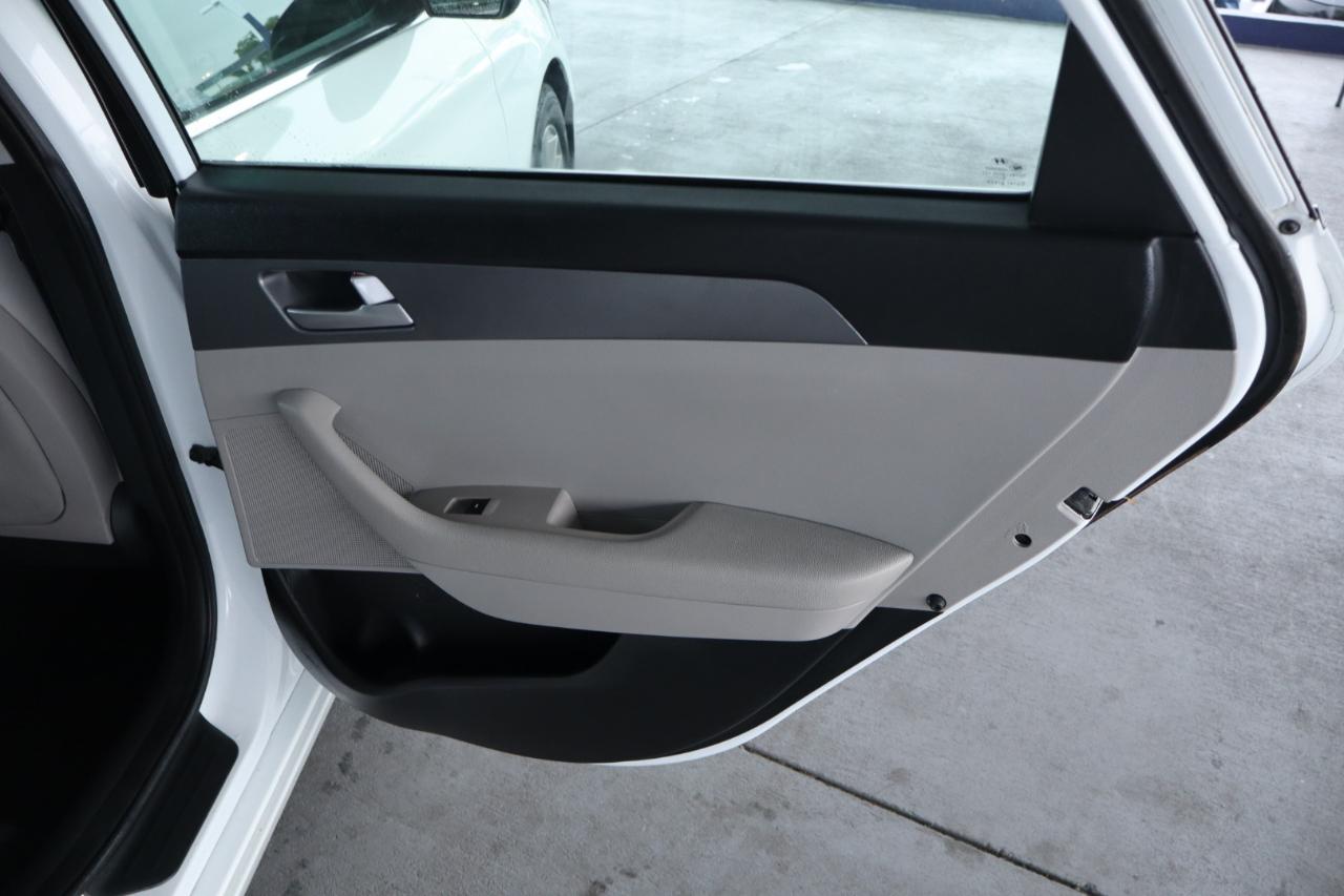 Hyundai Sonata 4dr Sdn 2.4L SE 2016